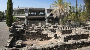 Будинок ап. Петра під спорудою новітньої церкви